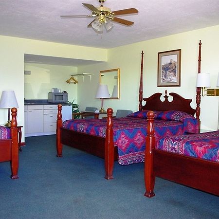 Blue Spruce Motel Ламар Номер фото