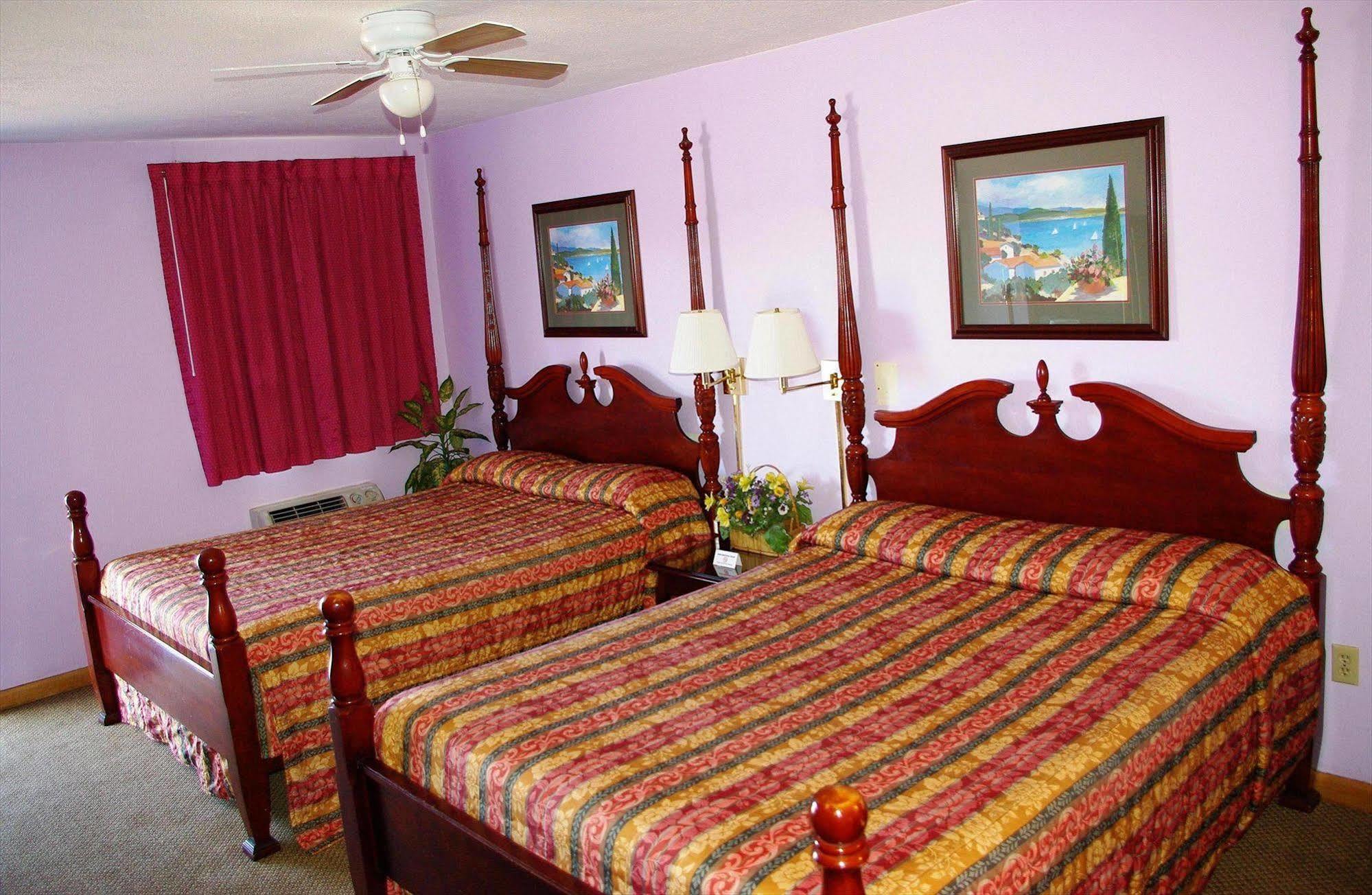 Blue Spruce Motel Ламар Номер фото